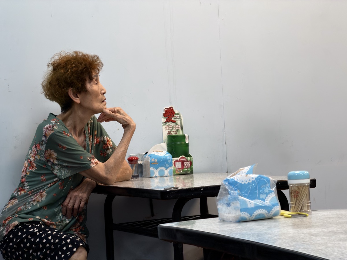 La propriétaire du restaurant de fruits de mer