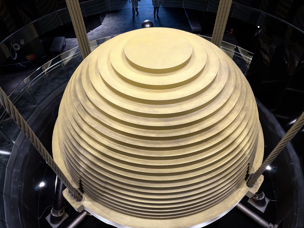 Amortisseur harmonique de la tour 101 à Taipei